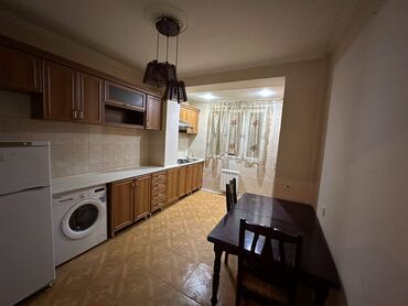 Uzunmüddətli kirayə mənzillər: Həzi Aslanov metrosu yaxınlığı,Gəncə pr,Xəzər univermağı ilə üzbəüz,5 — 4