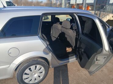 Opel: Opel Astra: 1.3 l | 2007 il 325469 km Universal — 8