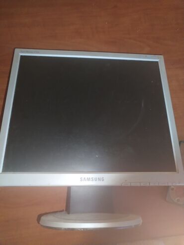 Monitorlar: Samsung 17 monitor islekdir