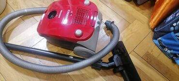 Klasični usisivači: Usisivač SAMSUNG 1600w na papirnu kesu kompletan dobar. Dobro vuče — 9