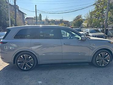 roewe i6: Lixiang L9: 2025 г., 1.5 л, Автомат, Гибрид, Кроссовер — 4