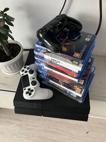 PS4 (Sony PlayStation 4): Плейстейшн 4 
45
 игры +джестики 
Пашет как автомат 
Цена 20. 000с