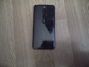 Chevrolet: Xiaomi Redmi 8 - Arxa panel: qara rəng, parlaq səth - Arxa modulda