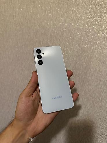 ag qulaq: Samsung Galaxy A05s, 64 GB, rəng - Ağ — 1