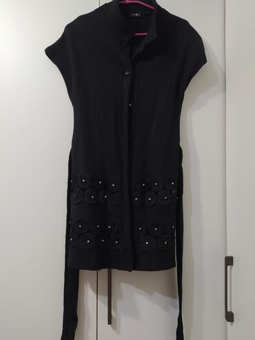 Женская одежда: Жилет M (EU 38), цвет - Черный