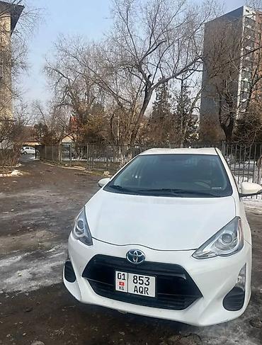 corolla 2016: Toyota Aqua: 2016 г., 1.5 л, Автомат, Гибрид, Хэтчбэк — 1