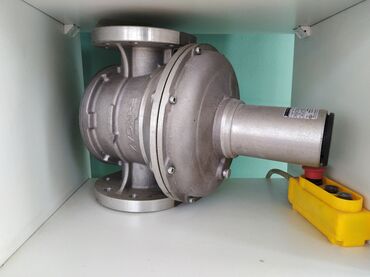 cnc qaz: Sənayedə istifadə üçün nəzərdə tutulmuş, metal korpuslu, flanşlı