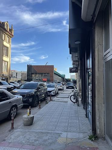 Kommersiya daşınmaz əmlakı: Mağaza icarəyə verilir 50kv dır həzi aslanov metrosuna 2 dəqiqəlik — 2