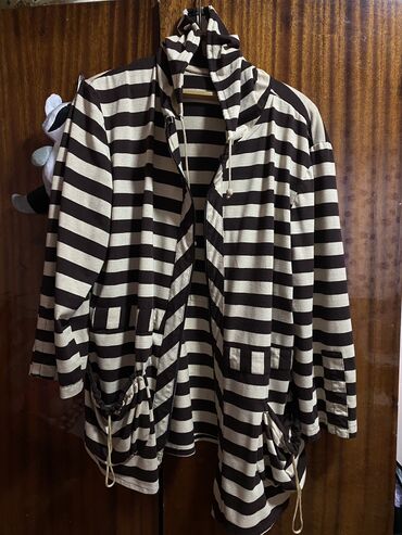женские серые футболки: Плащ, XL (EU 42), 2XL (EU 44)