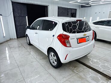 Chevrolet: Chevrolet Spark: 2017 г., 1 л, Вариатор, Бензин, Хэтчбэк — 6