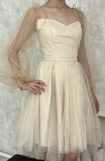 белый платье: Вечернее платье, Пышное, Короткая модель, С рукавами, M (EU 38), L (EU 40), XL (EU 42)