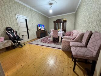 Həyət evləri və villaların satışı: 8-ci kilometr 4 otaqlı, 100 kv. m, Kredit var, Orta təmir — 3