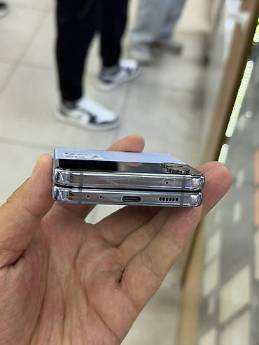 samsung: Samsung Galaxy Z Flip 4, Б/у, 256 ГБ, цвет - Фиолетовый, 1 SIM, 2 SIM — 10