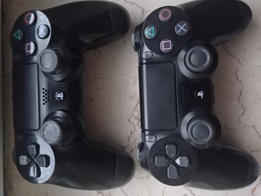 Video oyunlar üçün aksesuarlar: Salam ps4 pultlar satılır original biri 50azn
vp yazın