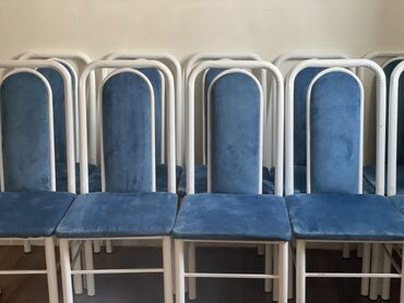 буфет шкаф: Кухонный стол и стул