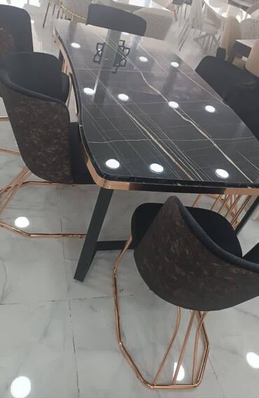 Стулья: Для кухни, Б/у, Квадратный стол, 4 стула