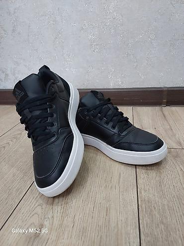 кайра 35: Кроссовки Adidas, ОРИГИНАЛ, р 40. В отличном состоянии. Коробка — 5