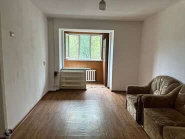 ищу квартиру дешевле: 1 бөлмө, 30 кв. м, Хрущевка, 2 кабат, Эски ремонт