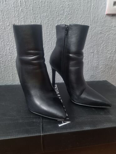 tn bele zenske: Ankle boots, 39