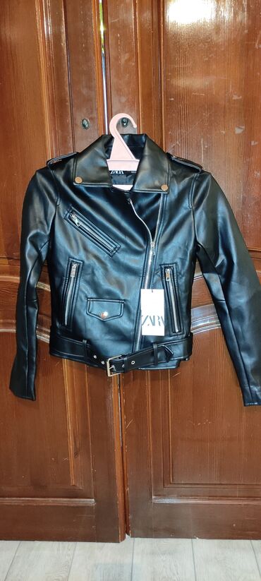 купальник xs: Женская куртка Zara, XS (EU 34), цвет - Черный