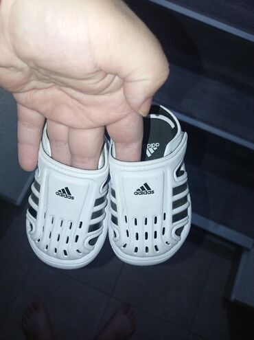 adidas nehodajuce patike za bebe: Sandale, Adidas, Veličina - 19