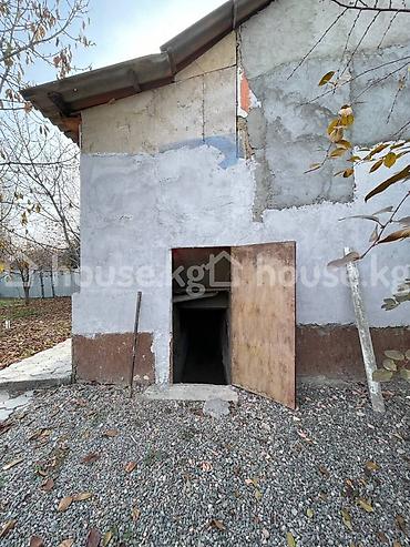 Продажа коттеджей и домов: Продаётся уютный дом в юго‑западной части Бишкека. Описание — 17