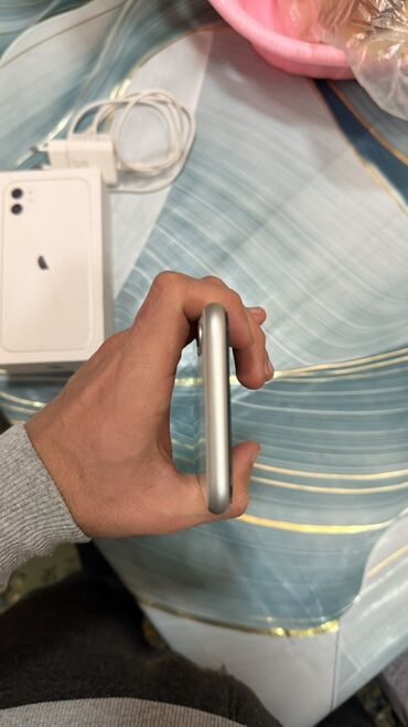 Apple iPhone: IPhone 11, 64 GB, Ağ, Face ID — 10