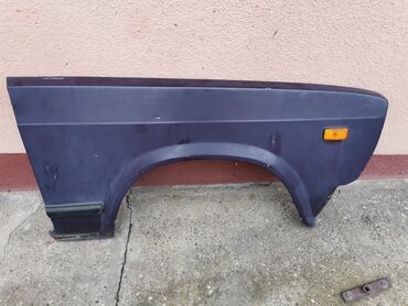 Auto delovi: Prednje desno krilo Lada 2104 Karavan, Lada 2105, Lada 2107 Riva. U — 2