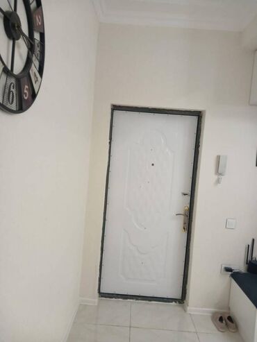 Mənzillər: Saray MTK -da 3 cü mərtəbədə 92 kv ölçüdə ev satılır.İlkin ödəniş