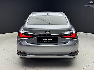 lexus cs: Lexus ES: 2023 г., 2.5 л, Вариатор, Гибрид — 2