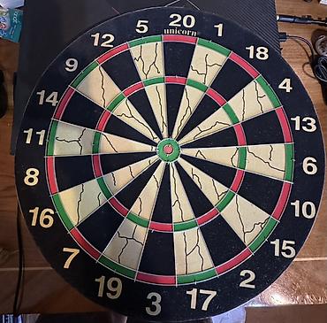 Professional darts əla vəziyyətdə markalı + 6 dart oxu dəsti - lalafo.az -da Professional darts əla vəziyyətdə markalı + 6 dart oxu dəsti -