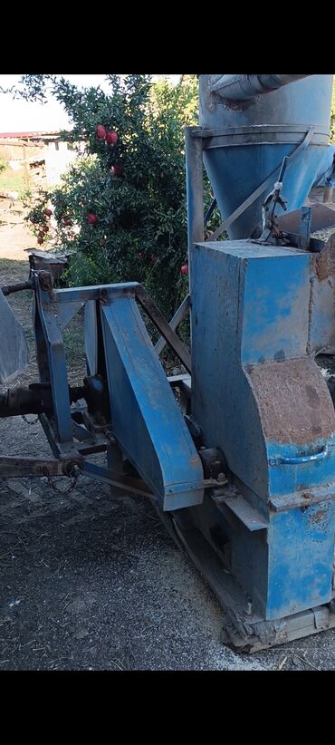 Yem üyüdən aparatlar: Məhsul: Mobil yem üyüdüb‑qarışdırma qurğusu (dane və yem üçün) — 13