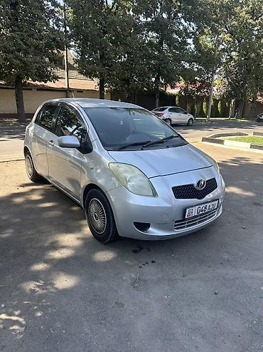 автомаш: Toyota Vitz: 2005 г., 1 л, Вариатор, Бензин, Хэтчбэк — 2