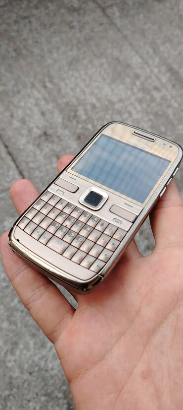 телефон fly mx330: Nokia E72, цвет - Золотой