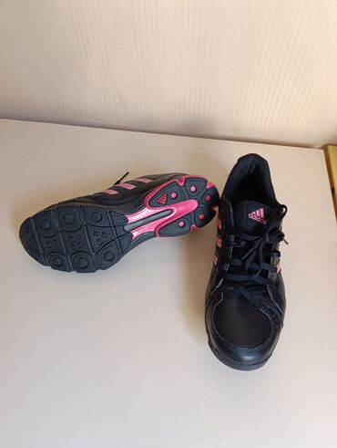 женские кроссовки adidas nizza: Adidas, Размер: 39.5, цвет - Черный, Б/у