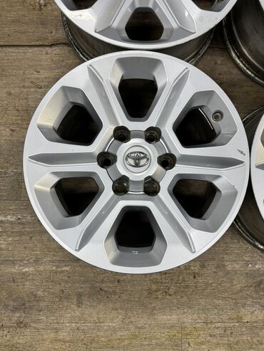 Диски: Литые Диски R 17 Toyota, Комплект, отверстий - 6, Б/у — 4
