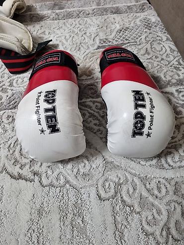 Спортивная форма: Для мальчиков и девочек ростом 120-130см состояние отличное, носили — 3