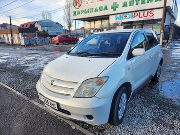 Toyota: Toyota ist: 2002 г., 1.3 л, Автомат, Бензин, Хэтчбэк