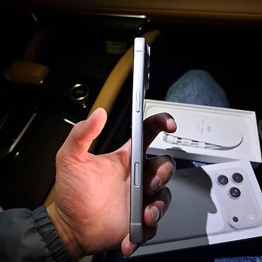 iphone baki: IPhone 17 Pro Max, 256 GB, Matte Silver, Zəmanət, Barmaq izi, Simsiz şarj — 3