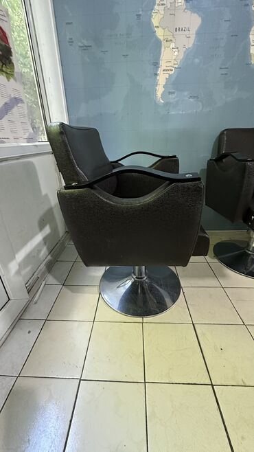 парикмахерские кресла ош: Кресло парикмахера