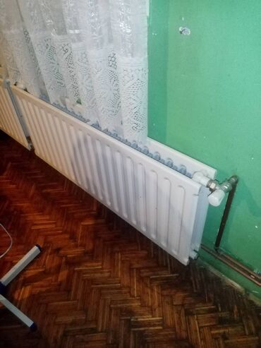 Oprema za grejanje: Ostalo od grejanja, pumpa, boca, cevi radijatori, kolena, manometar — 10