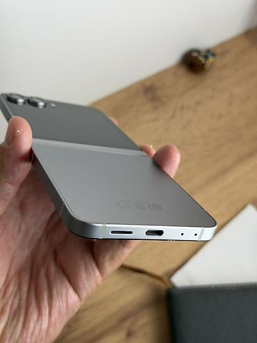 флешка 256 гб: Samsung Galaxy Z Flip 6, Б/у, 256 ГБ, цвет - Серебристый, 2 SIM — 4