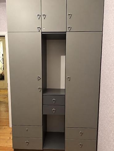 Boz rəngli çoxfunksiyalı qarderob-dolab sistemi - Modul quruluş: iki