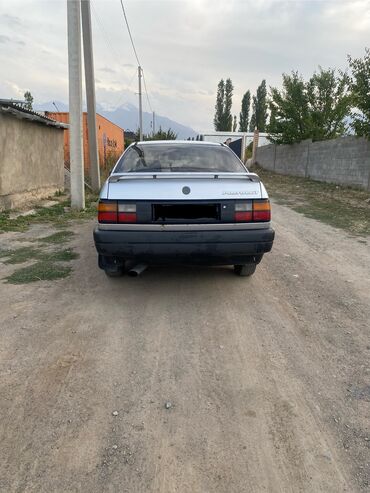 некстя 1: Volkswagen Passat CC: 1990 г., 1.8 л, Механика, Бензин, Седан