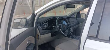 Kia: Kia Carnival: 2.2 l | 2016 il Ofrouder/SUV — 6