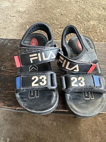бут кимдер: Детские сандалии FILA, черные - Модель с открытым носком и пяткой - — 2