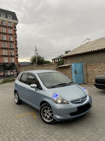 фит автомобиль: Honda Fit: 2005 г., 1.3 л, Вариатор, Бензин, Хетчбек