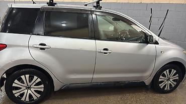 82 2: Toyota Ist: 2003 г., Автомат, Бензин, Хэтчбэк — 3