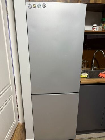 холодильник быу: Муздаткыч Biryusa, Колдонулган, Эки камералуу