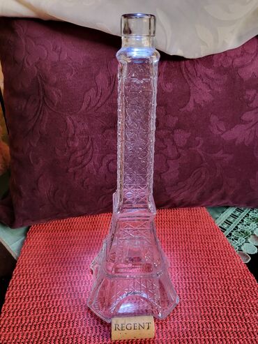 Čaše: Flasa nova za pice iz 70ih. Ajfelov toranj. U pitanju je puno — 1